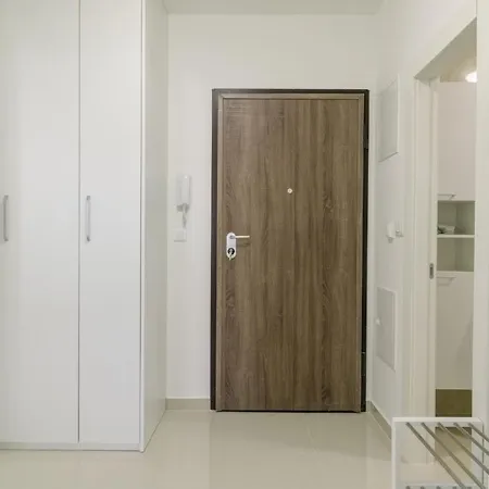 S-7 Διαμέρισμα Τρογκίρ