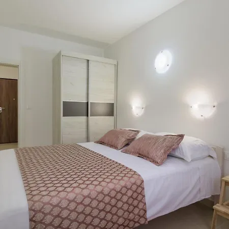 公寓 S-7 特罗吉尔