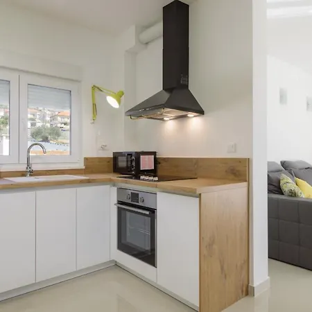 S-7 Apartament *